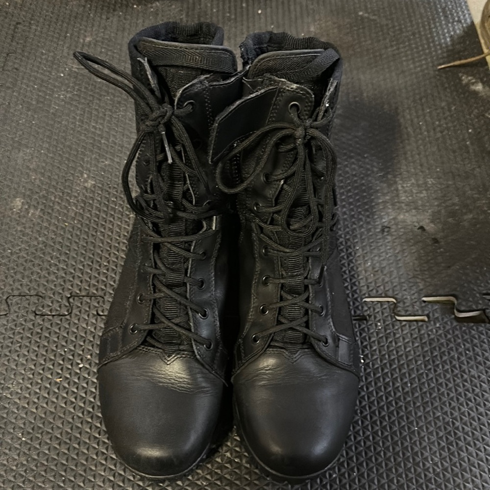 5.11 A/T 8 Side Zip Boot Black